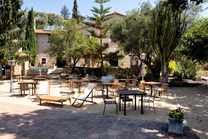 hotel masia can vive