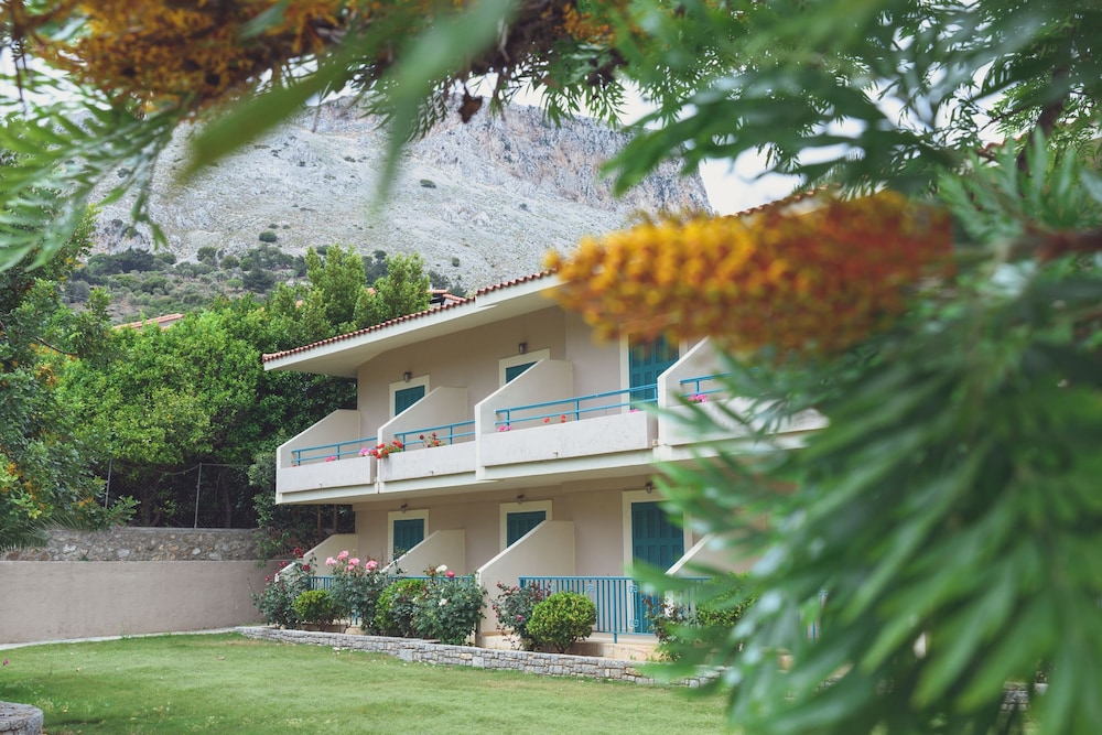 kyveli apartments