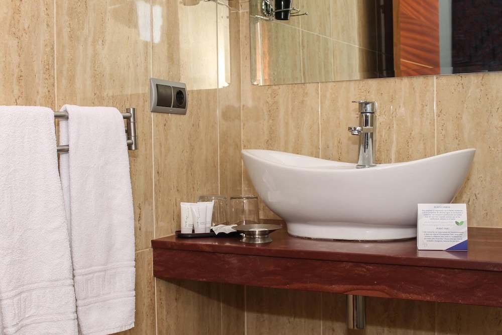 hotel lb lebrija by ma 22 puntos