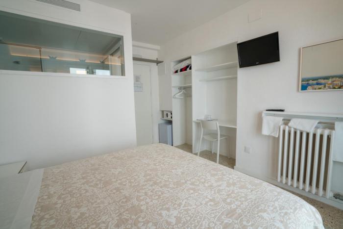 hostal marina cadaques