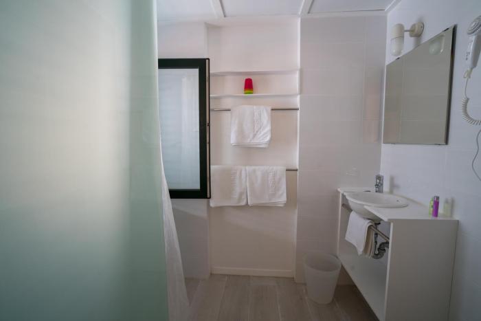 hostal marina cadaques