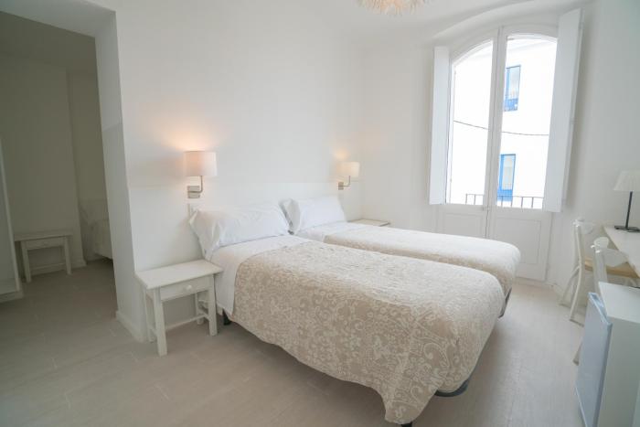 hostal marina cadaques