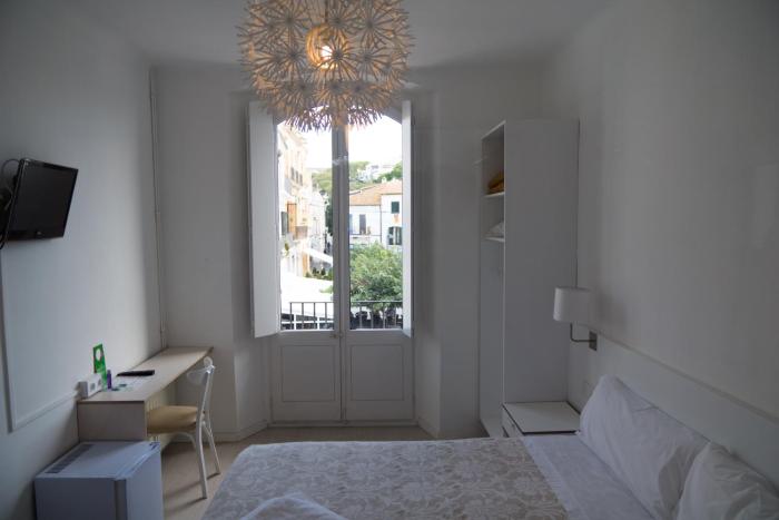 hostal marina cadaques