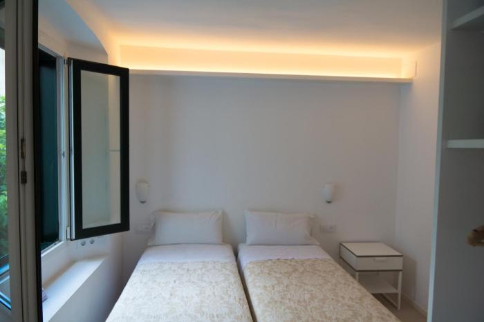 hostal marina cadaques