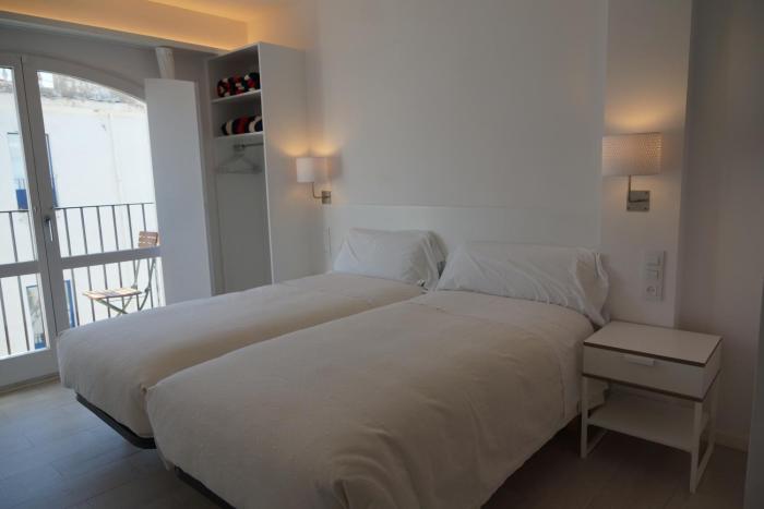 hostal marina cadaques