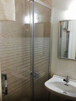 hostal albero by gaiarooms