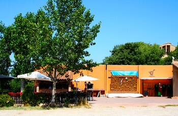 tantaka albergue de los meleses hostel