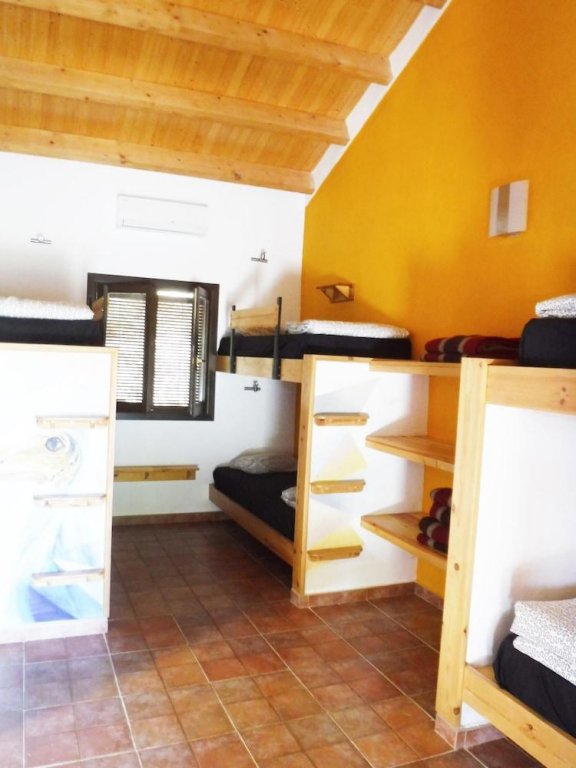 Tantaka - Albergue De Los Meleses - Hostel,Alquezar>>Ainsa,1 star
