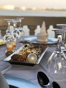 Hotel Petit Bateau,Near Guinea Palais Du Peuple,4 star