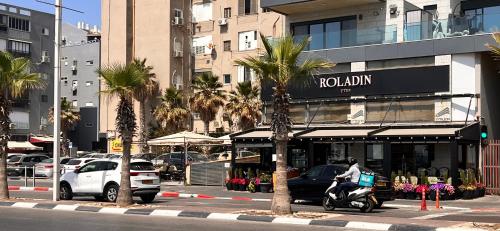 bat yam