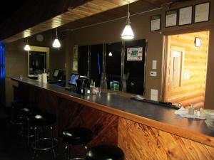 shoal lake motor inn