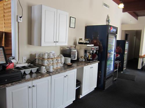 shoal lake motor inn