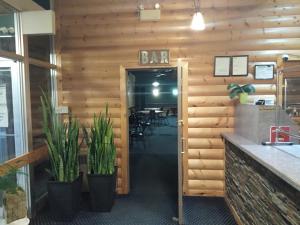 shoal lake motor inn