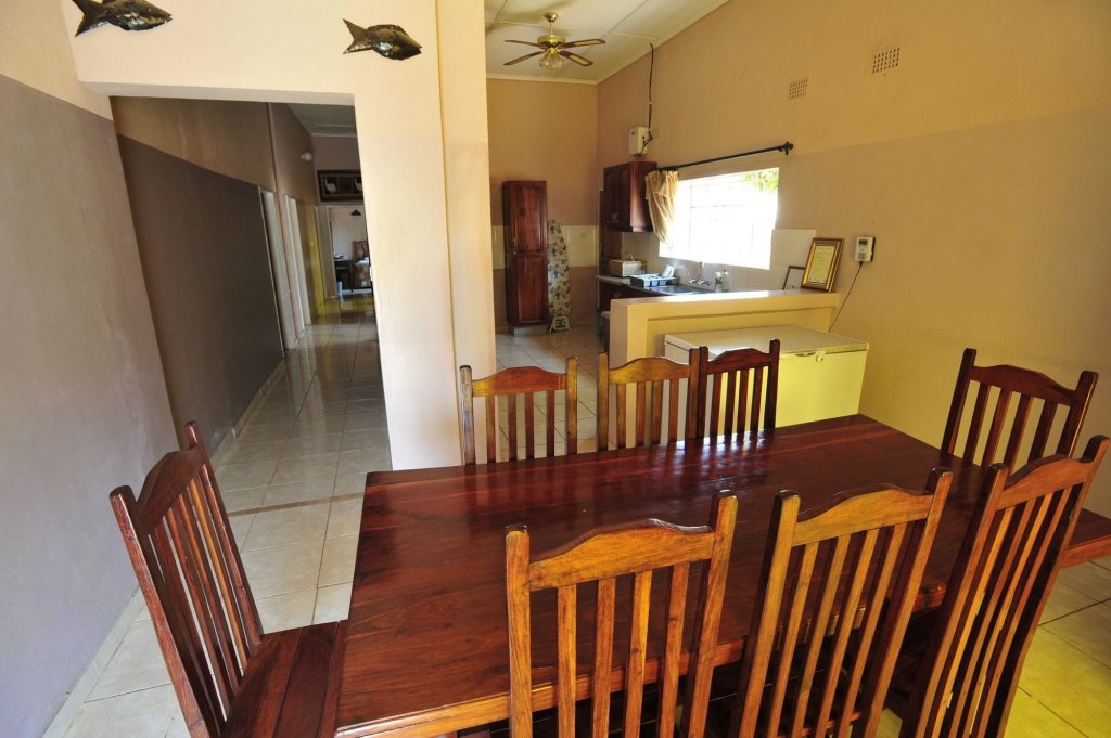 Premier Guest Lodge,Matabeleland North>>Victoria Falls,4 star