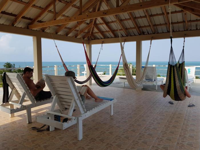 caye caulker beach hotel