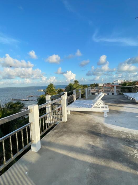 caye caulker beach hotel