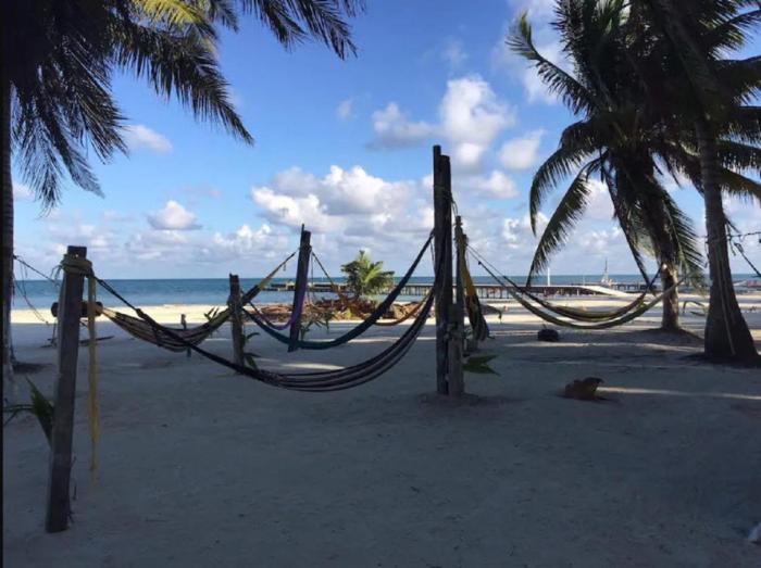 caye caulker beach hotel