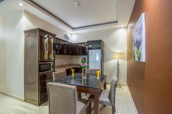 almuhaidb jarir almalaz