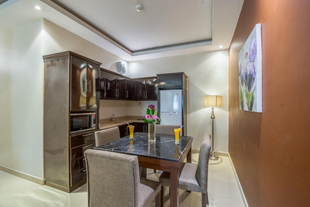 almuhaidb jarir almalaz