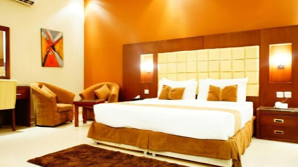 almuhaidb jarir almalaz