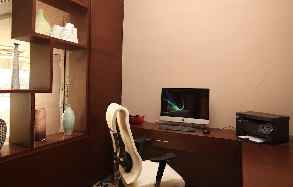 almuhaidb faisaliah hotel suites