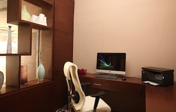 almuhaidb faisaliah hotel suites