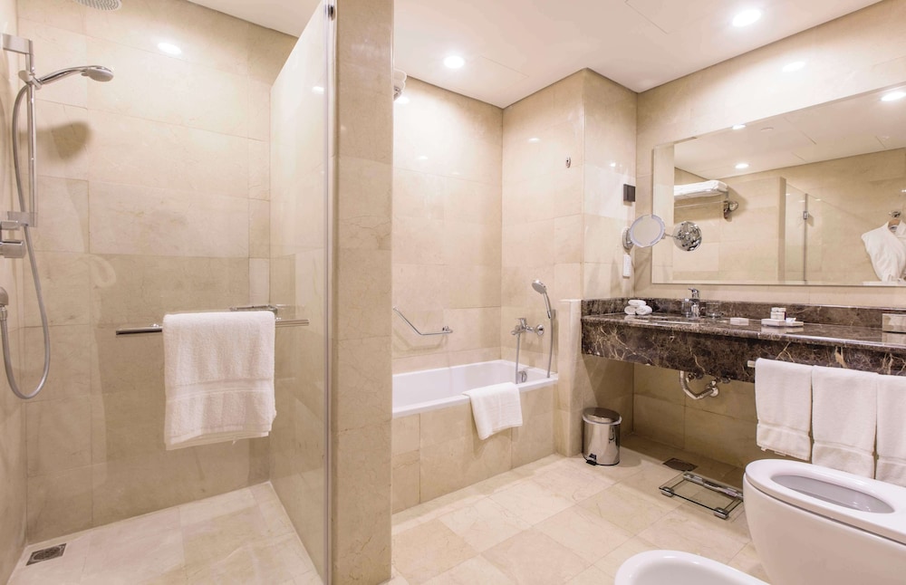 doubletree by hilton jeddah al andalus mall