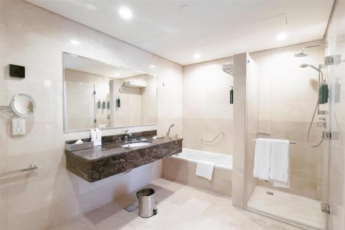 doubletree by hilton jeddah al andalus mall