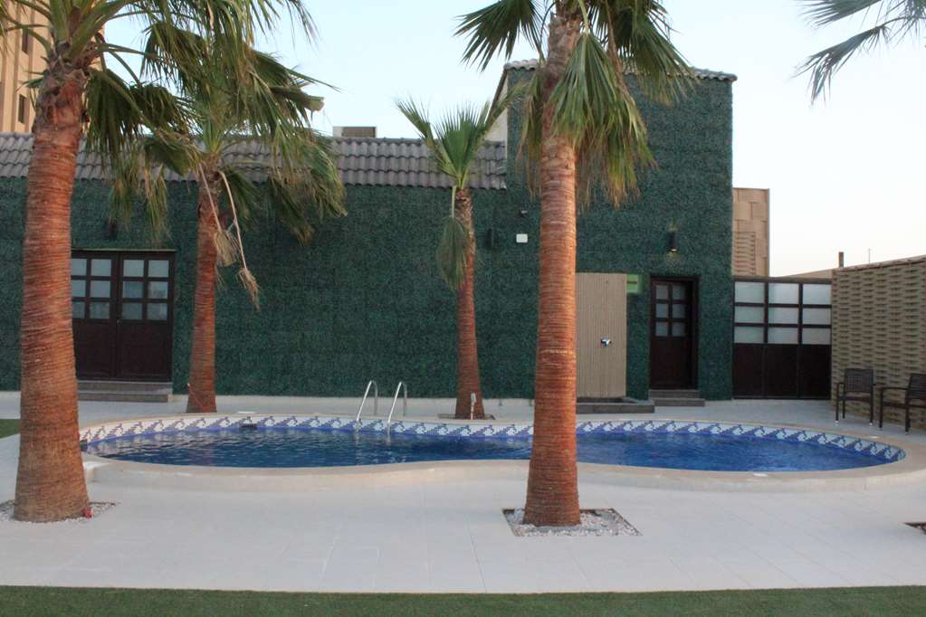 golden tulip al khobar suites