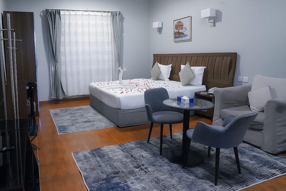 almawasem alarbaa hotel suites