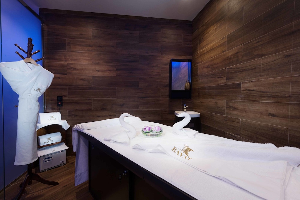 bayat hotels company