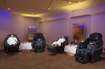 bayat hotels company