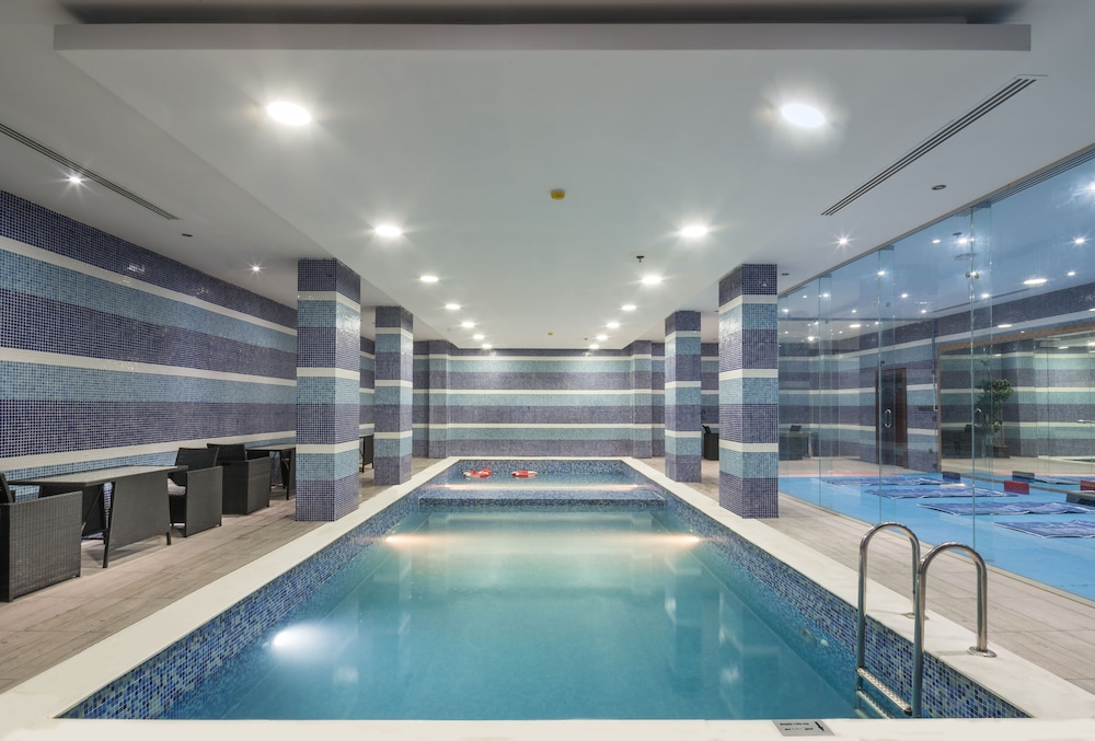 naviti warwick al khobar