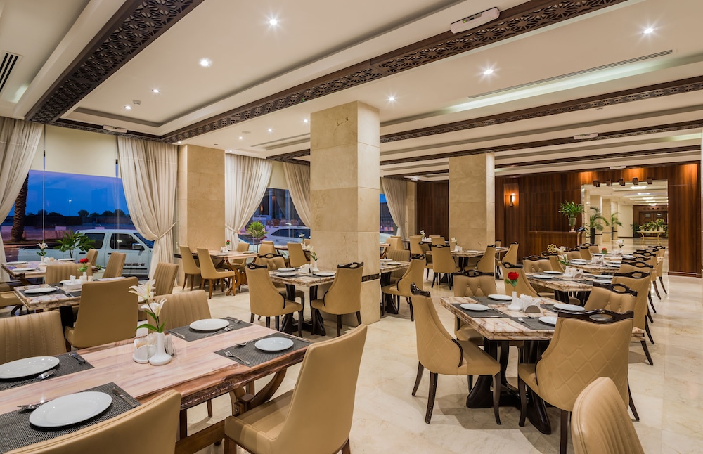 naviti warwick al khobar