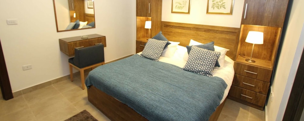 The Royal Luxury Apartments & Studios,Between 7Th & 8Th Circle,3 star