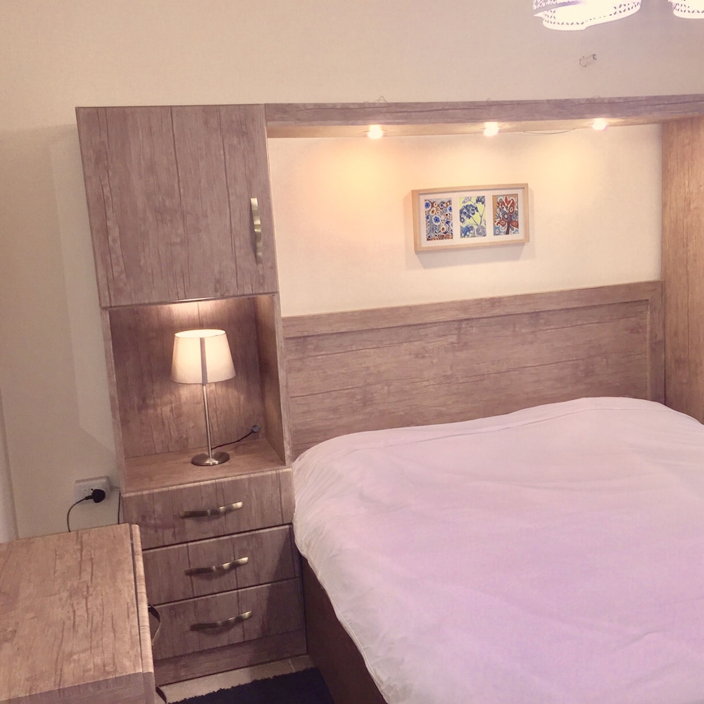 The Royal Luxury Apartments & Studios,Between 7Th & 8Th Circle,3 star