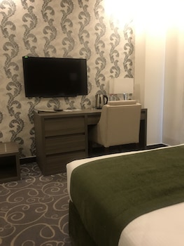 almond hotel apartments