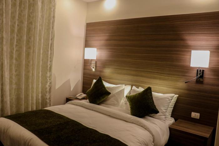 almond hotel apartments