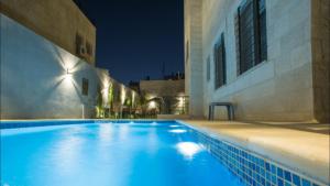 shams al weibdeh hotel apartment