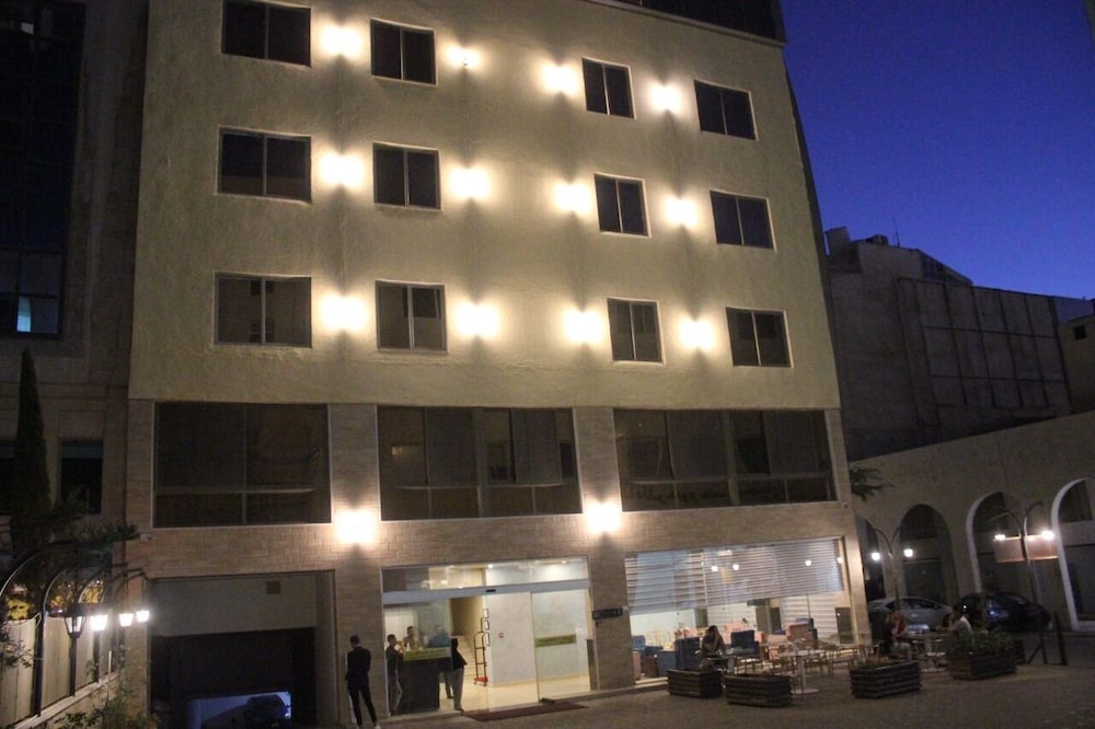 jewheret alswefiah hotel suites