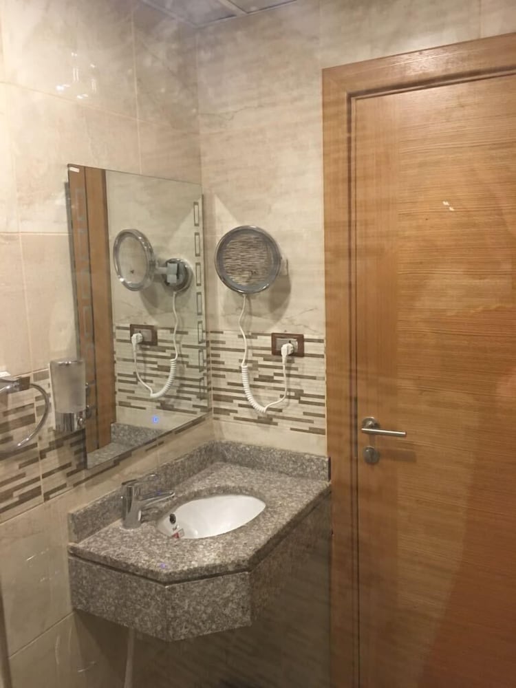 jewheret alswefiah hotel suites