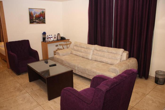 jewheret alswefiah hotel suites