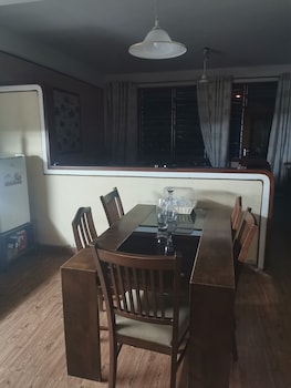 qua bruce apartment