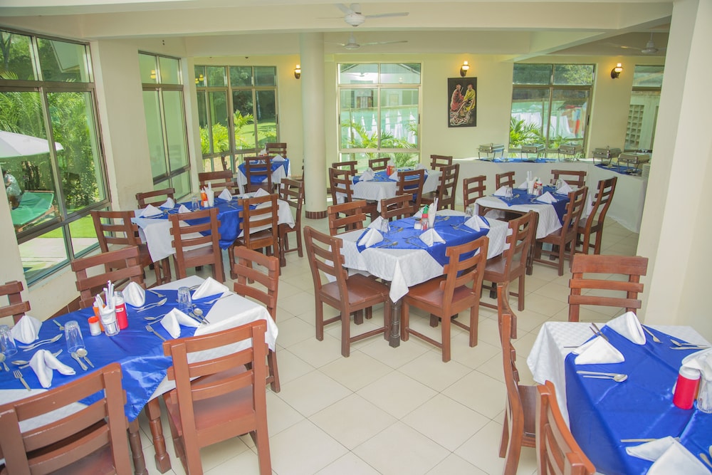 Sunset Paradise Holiday Homes,Near Bamburi Beach,4 star