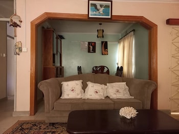 kuniville guest house