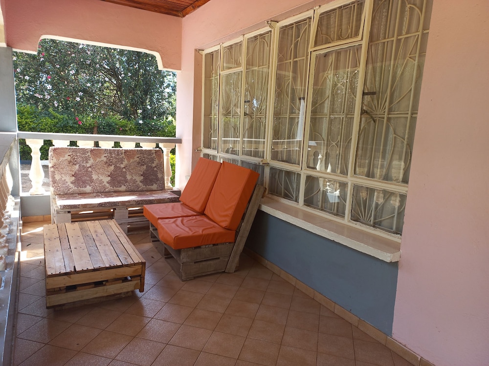 kuniville guest house