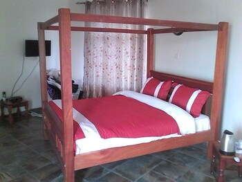 sirville lake elementaita lodge
