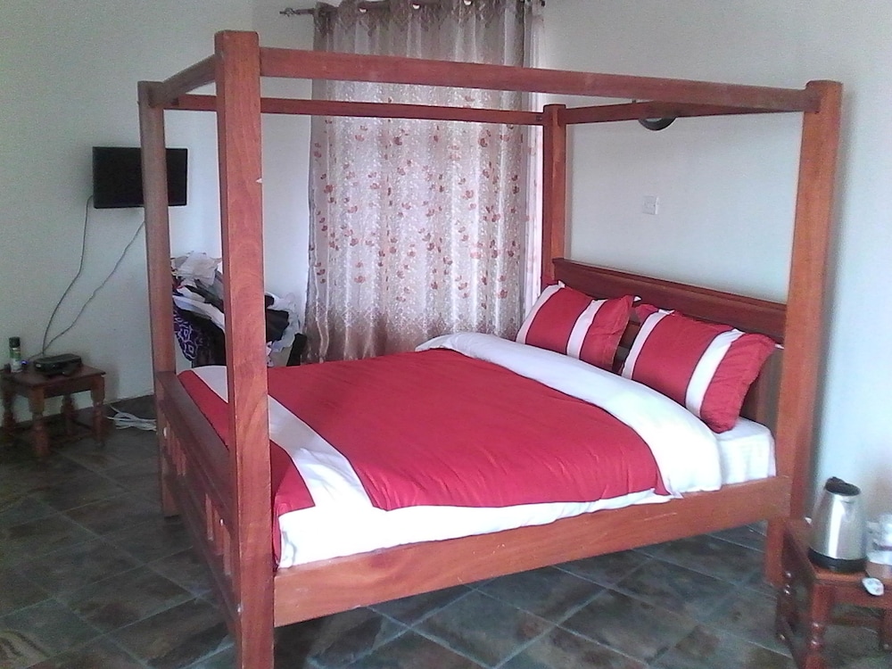 sirville lake elementaita lodge
