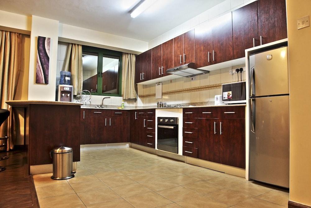 golf view serviced apartments