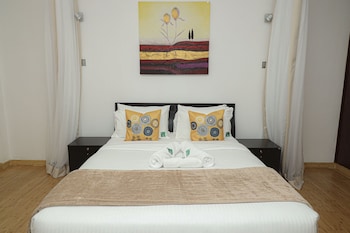 golf view serviced apartments